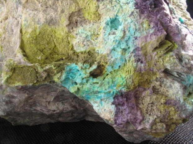 Chryzokola - Fluoryt - Uranofan(?) - Kletno (17x14 cm) #Kletno #minerały