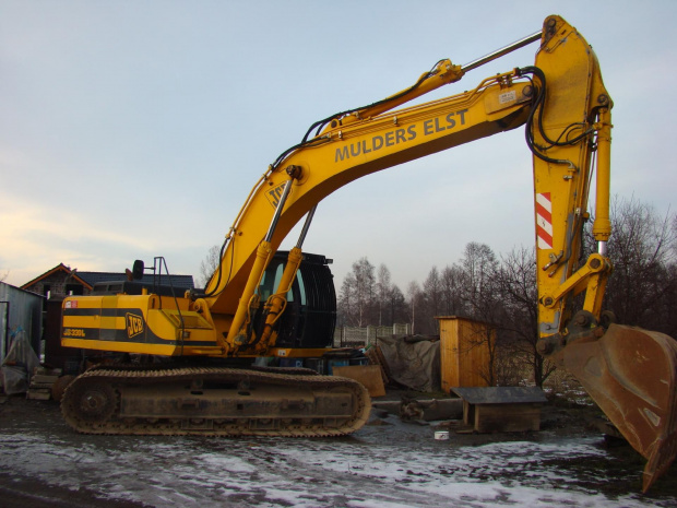 JCB JS 330L