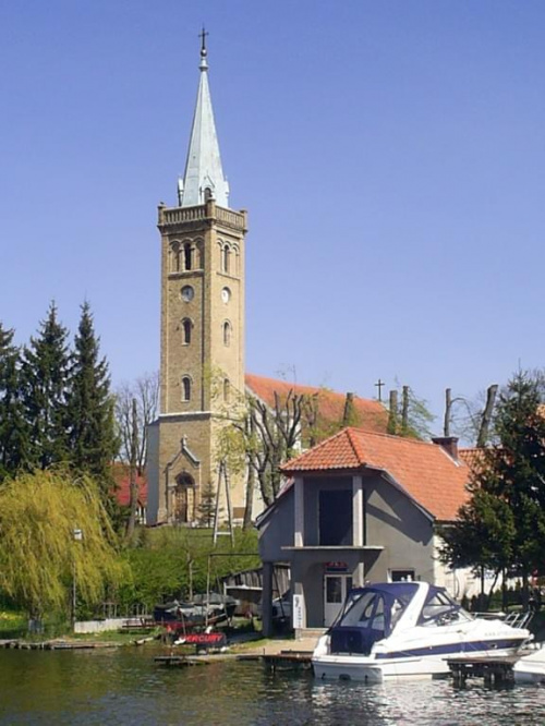fotki z rejsu stateczkiem Giżycko - Mikołajki (Jezioro Niegocin). W Mikołajkach też mają kościół #Niegocin #Mikołajki #Giżycko