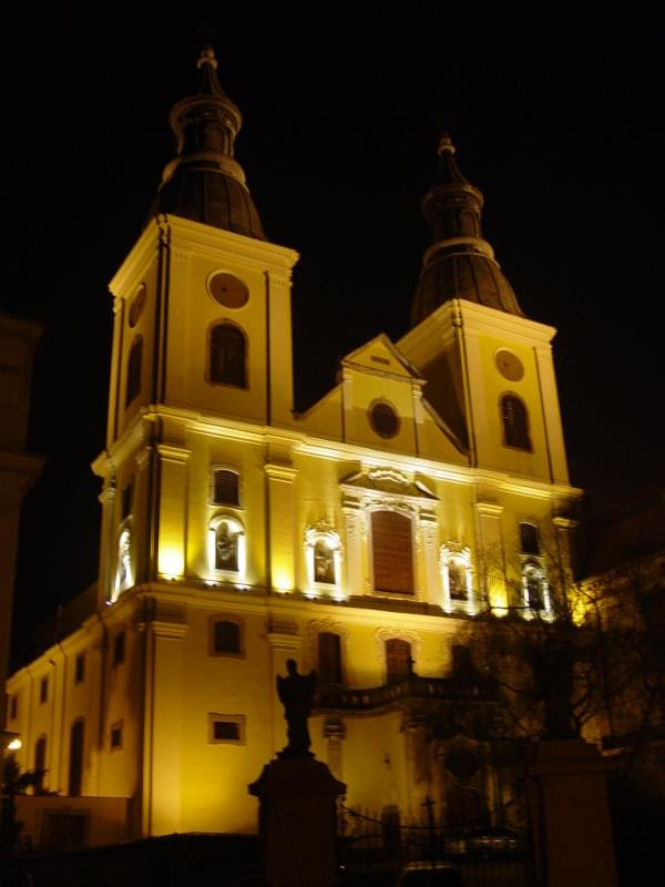 Eger nocą - kościół św. Bernarda #węgry #wycieczka #wino #eger #budapeszt