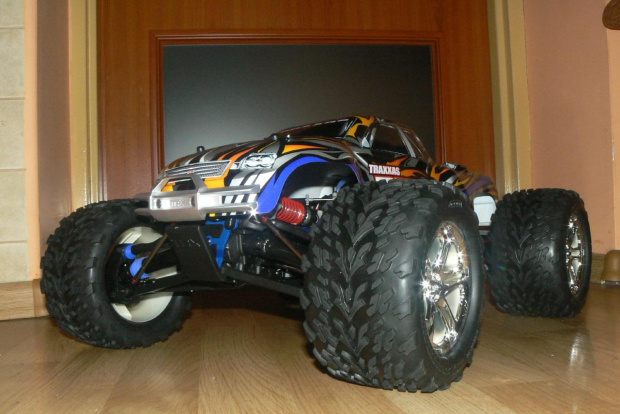 #revo #tamiya #rc18t #radom