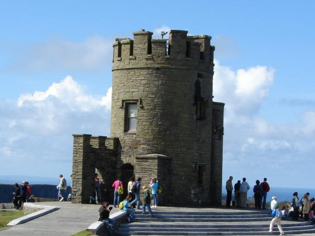 wieża na Cliffs of Moher