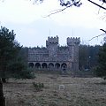 zamek w lesie #zamek #kamień #las