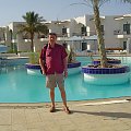 Przy basenie w **** gwiazdkowym hotelu w miejscowości Nuweiba Egipt:relax next to the swimming pool