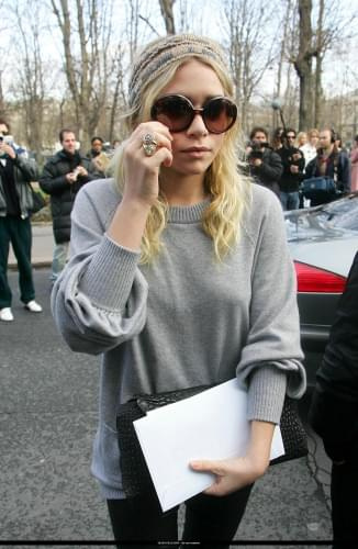 Ash going to Chanel fashion show-paparazzi luty 2008