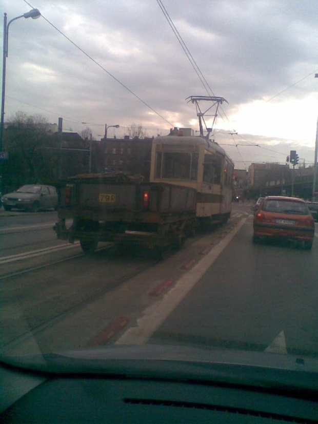 A taki zestawik nakryłem dzisiaj na światłach na chorzowskim rynku.