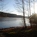 Jeziorko zimą. #przyroda #jezioro #zima #lód #woda #słońce