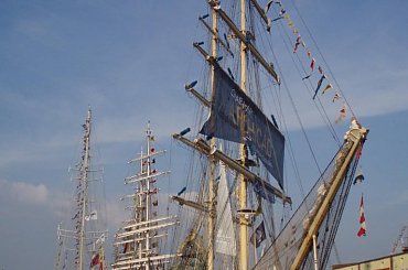 #Szczecin #Odra #rzeka #woda #błękit #niebo #chmury #regaty #żaglowce #WałyChrobrego