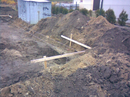 Listopad 2007 - pierwsze prace budowlane - ławy fundamentowe