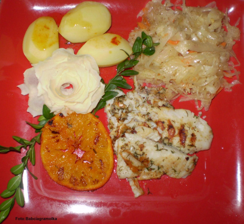 Ryba z grillaPrzepisy: www.foody.pl , WWW.kuron.pl i http://kulinaria.uwrocie.info/ #DrugieDania #ryba #obiad #jedzenie #kulinaria