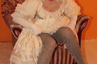 Zdjęcie hrabiny gry internetowej Arena Albionu www.arena-albionu.pl #gra #erotyka #dziewczyna #kobieta #hrabina #suknia #sukienka #RPG #MMORPG