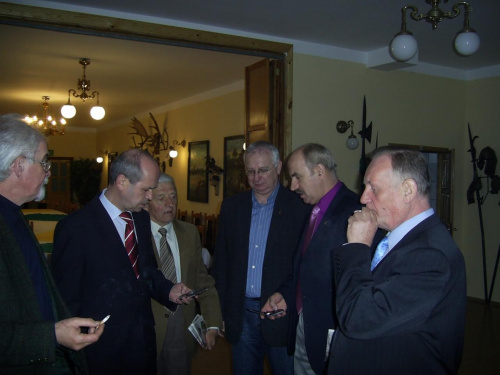 W kuluarach od lewej A. Stawczyk, M. Kupczyk, J Płoskonka, L Maćkowiak,.A.Rębacz #Zebranie
