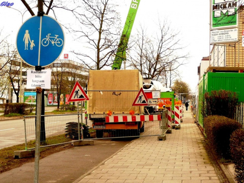 W Niemczech sie prosi rowerzystow o to, by wolniej jechali z powodu robot, a w kraju??? :)
