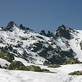 skaliste iglice w otoczeniu Laguna Grande