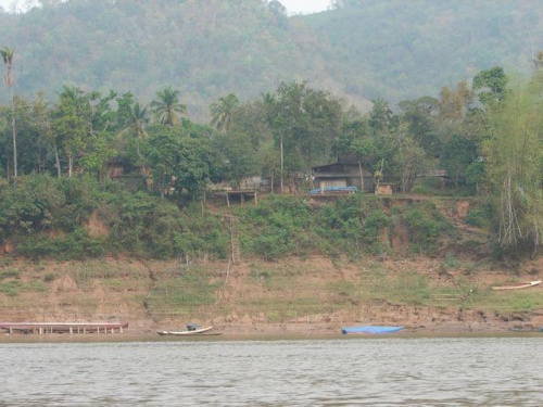 przejażdżka łódką po Mekongu na północ od Luang Prabang