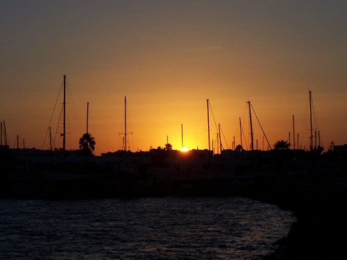 Tunezja.
Port El Kantaoui -zachód słońca .