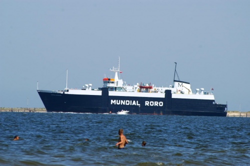MUNDIAL RORO - wychodzi z portu