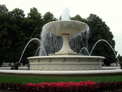 fontanna w Ogrodzie Saskim