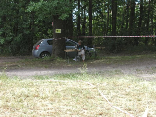 Sędzia zawodów w trakcie pracy.