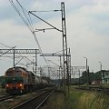 19.06.2008 M62-1845 + TEM2-298 spółki Pol Miedź Trans z długim skladem beczek z Polic Chemi, opuszcza stację KoB w Kostrzynie.