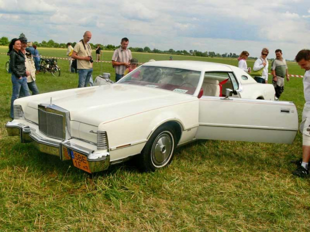 Zlot starych aut amerykańskich. Piotrków Trybunalski - Lotnisko 2008.