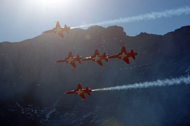 Patrouille Suisse -
Axalp 2007 by deoc