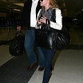 Ashley at LAX-paparazzi maj 2008