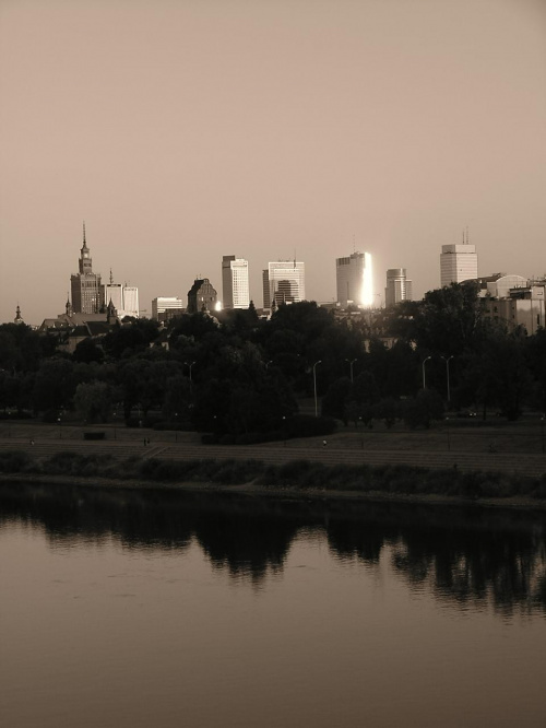 Warszawski Manhattan w kolorach smutku #Warszawa #centrum #panorama