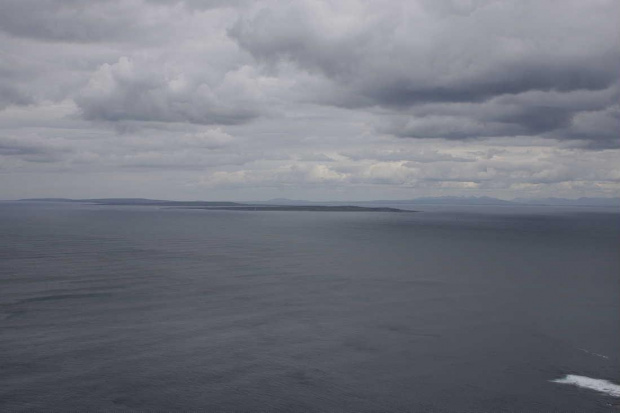 Widok na góry Connemmara ze szczytu Cliffu of Moher