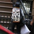 Ashley arriving at her house in West Village in NYC-paparazzi czerwiec 2008