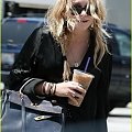 MK getting iced coffee in Los Angeles-paparazzi lipiec 2008