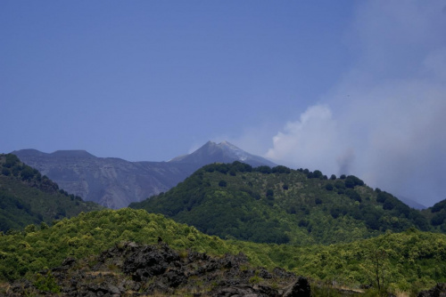 na ostatnim planie Etna - największy czynny wulkan w Europie /cały czas dymił ;P/