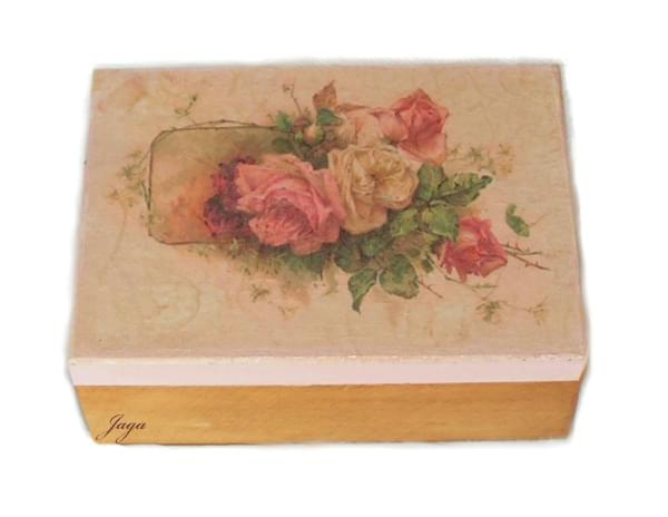 Szkatułka w róze #szkatułka #róże #decoupage