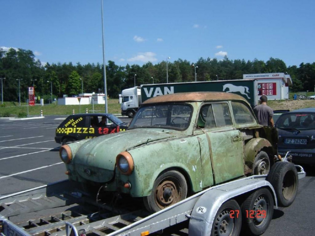 Trabant 500 z pola, gdzie stal 10 lat #P50500TrabantBRq