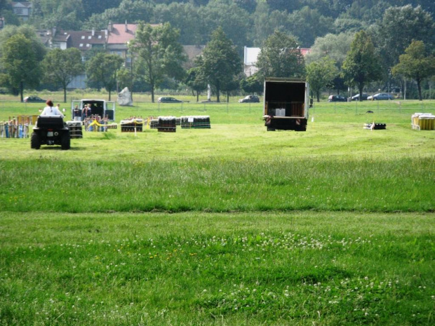 Panzera w czasie rozstawiania ładunków.