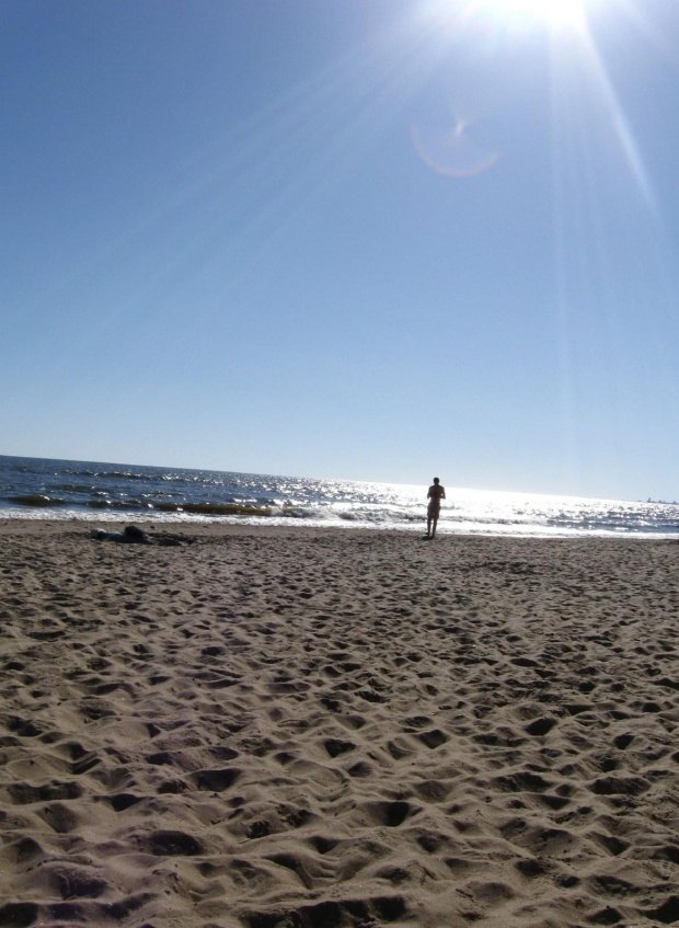 na plaży o świcie