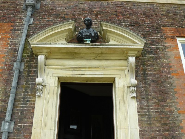 Wejscie do Domku Bankietowego #Hampton #Londyn #Tudor