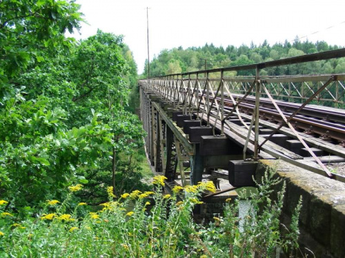 Most kolejowy nad Jeziorem Pilchowickim #rower #DolinaBobru #JezioroPilchowickie #zapora #tama #MostKolejowy