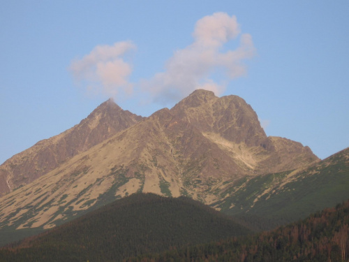 Widok z Drogi Wolności, od lewej: Łomnica, Hunćowski Szczyt, Kieżmarski Sz, Mały Kieżmarski Sz, Rakuska Przełęcz #Góry #Tatry