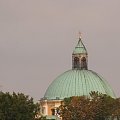 Bazylika Trzemeszeńska - monumentalna swiątynia, której historia sięga początków państwa polskiego i działalności św. Wojciecha