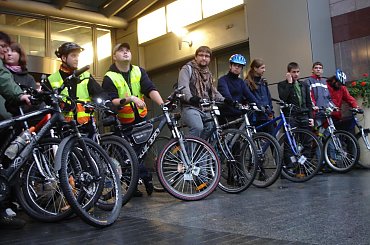 . #ZłoteTarasy #EuropejskiDzieńBezSamochodu #MasaKrytyczna #akcja #InvisiblePedal #Warszawa