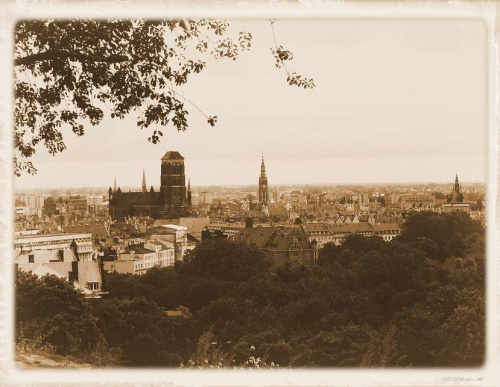 Panorama Gdańska od strony Grodziska #Gdańsk #sepia #miasto #widok