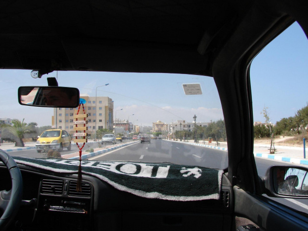 Jedziemy taxi do miasteczka portowego Port El Kantaoui - ok. 8 km od Souesse