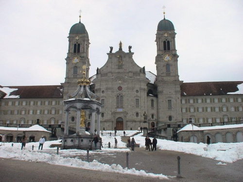 #Einsiedeln #Szwajcaria #Suisse #Schweiz #Svizzera #klasztor #StadninaPrzyklasztorna