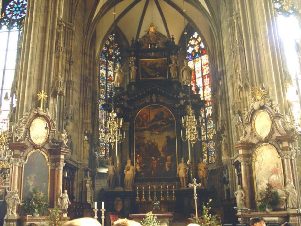 Wnętrze katedry w Wiedniu #wiedeń