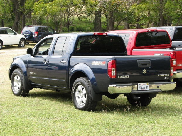 Suzuki Equator Crew Cab