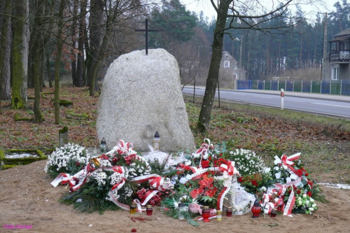 Pomnik Ofiar Obozu Niemieckiego w Snopkach #Snopki #Mazury #PomnikOfiarObozu