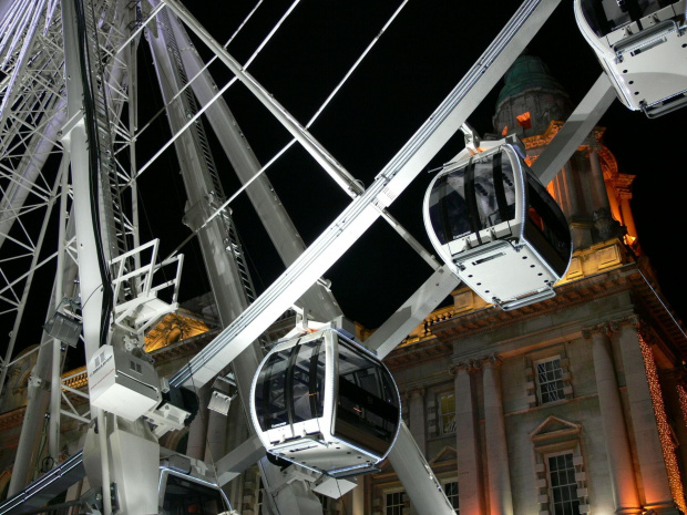 belfast eye and xmas tree