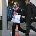 Ashley out and about in NYC-paparazzi listopad 2007