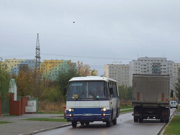 Autosan H9-21 niedaleko mojej budy. Gdyby mnie pies na spacer nie wyciągnął to bym jej nie sfocił :)